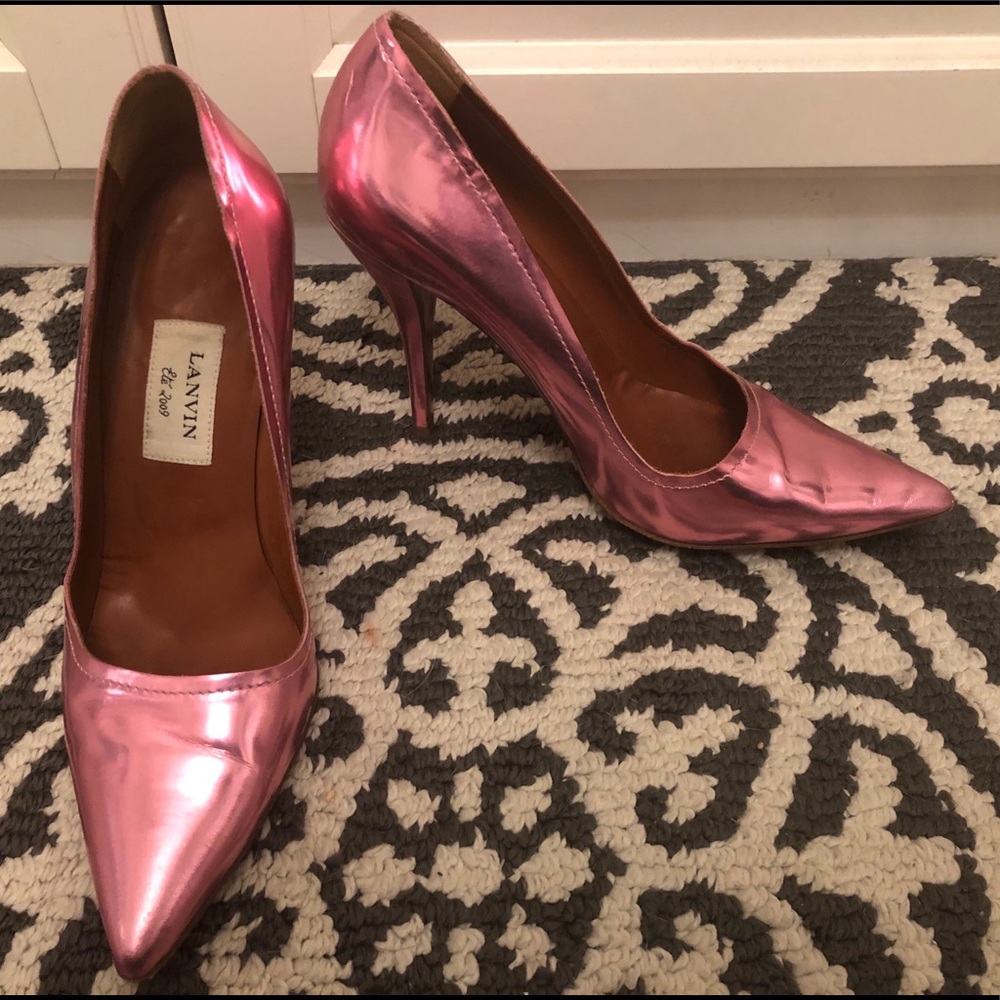 Metallic Pink Lanvin pointy toe pump heels. Barbie time!